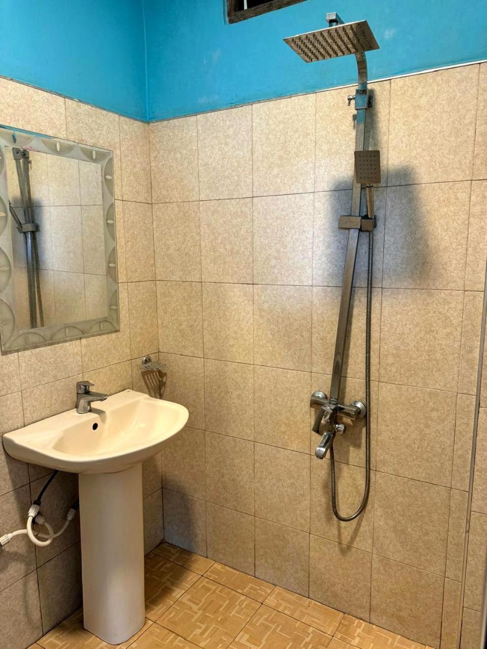 Chanidu Ella Inn Buitenkant foto