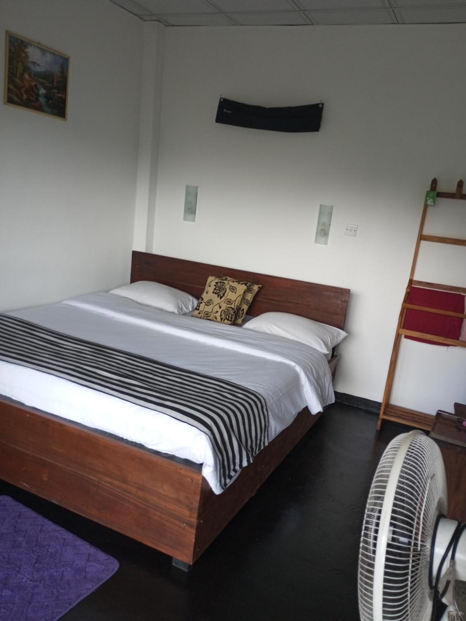 Chanidu Ella Inn Buitenkant foto